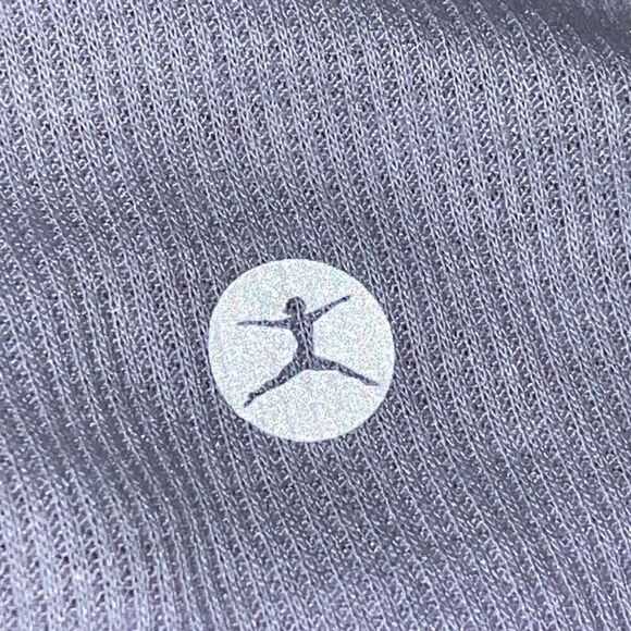 Lot of two Danskin soft rib knit tank tops one gray, one lavender XL - Picture 10 of 13